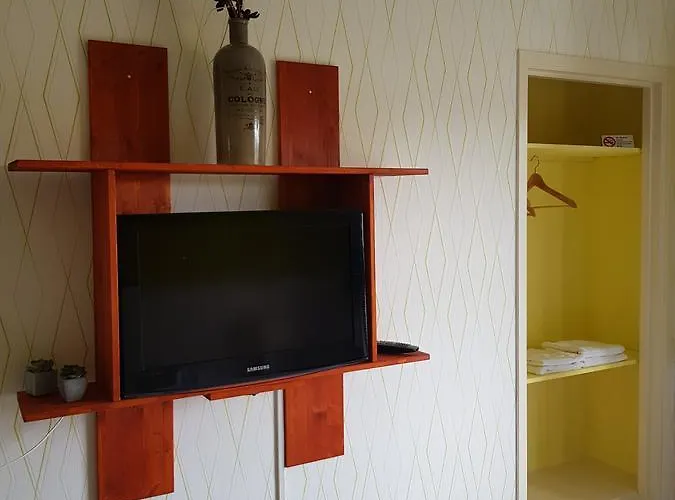 Bed & Breakfast Café Brasserie Het Heerenhuis 3*