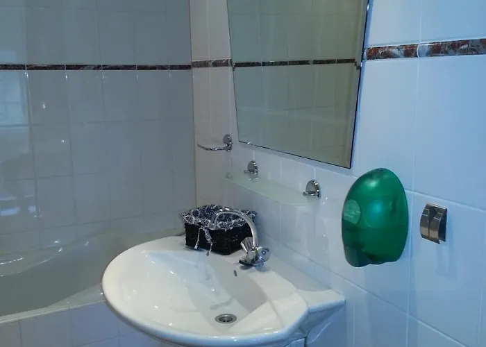 Café Brasserie Het Heerenhuis Bed & Breakfast Het Kalf