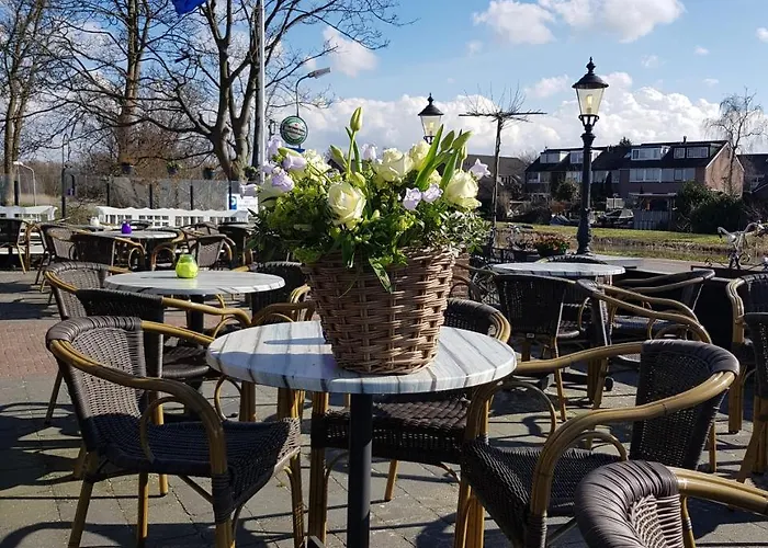 Café Brasserie Het Heerenhuis Bed & Breakfast Het Kalf